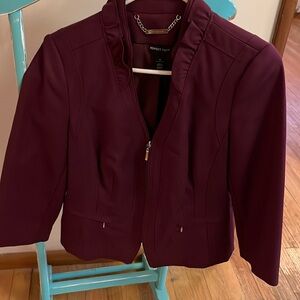 Burgundy fitted blazer with adorable detail